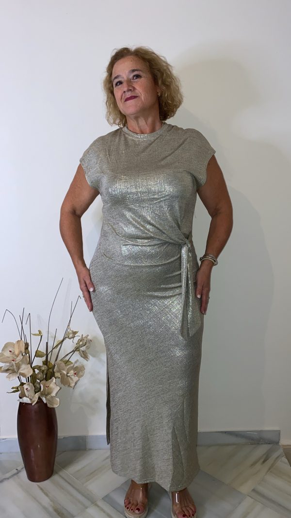 Vestido dorado nudo