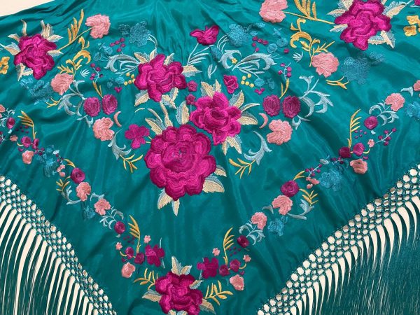 Mantoncillo flamenca modelo Martina con fucsia