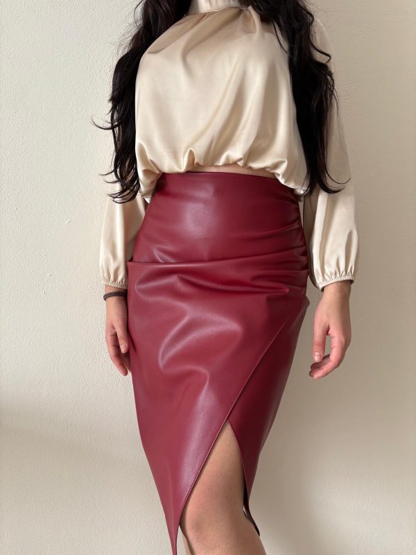 Falda polipiel burdeos