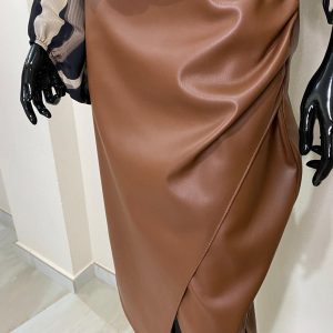 Falda polipiel marrón