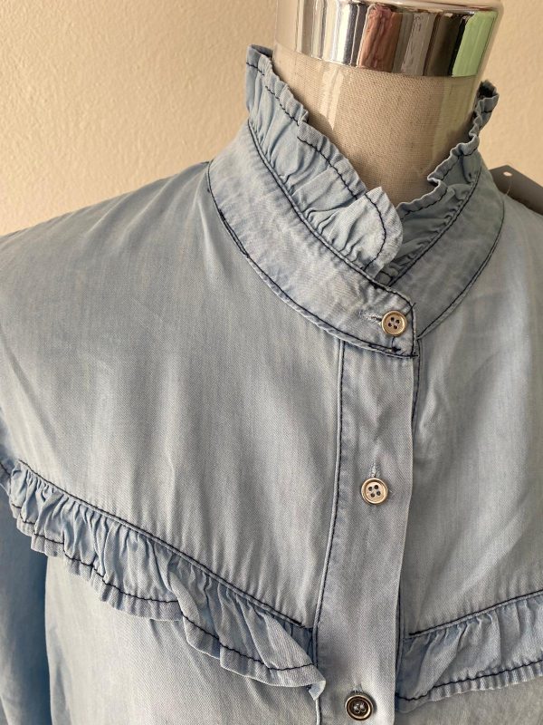 Blusa celeste  estilo vaquera - Imagen 2