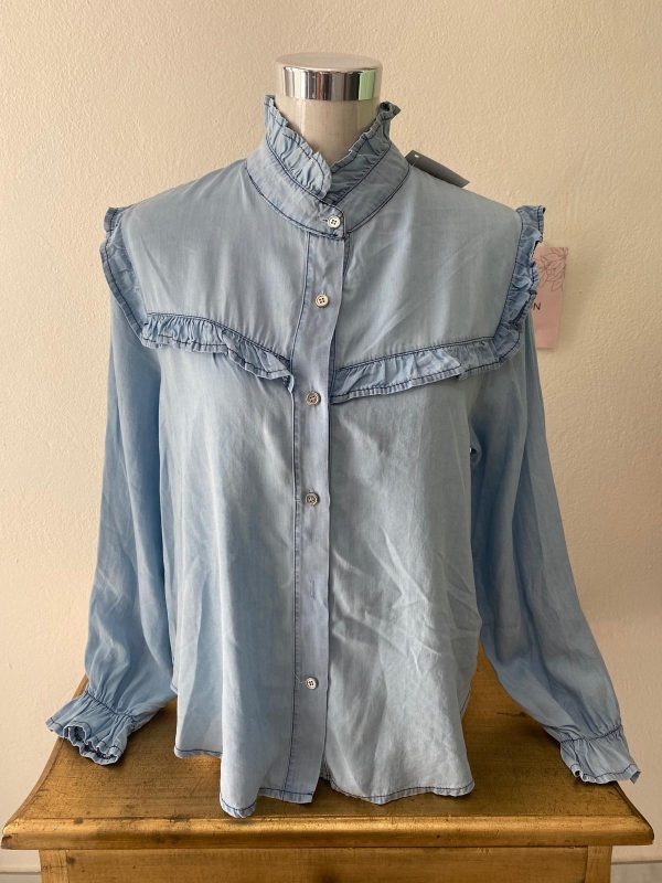 Blusa celeste  estilo vaquera - Imagen 3