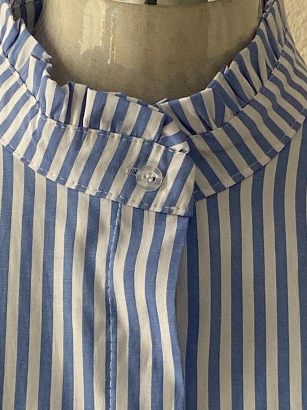 Camisa celeste con rayas blanca - Imagen 2