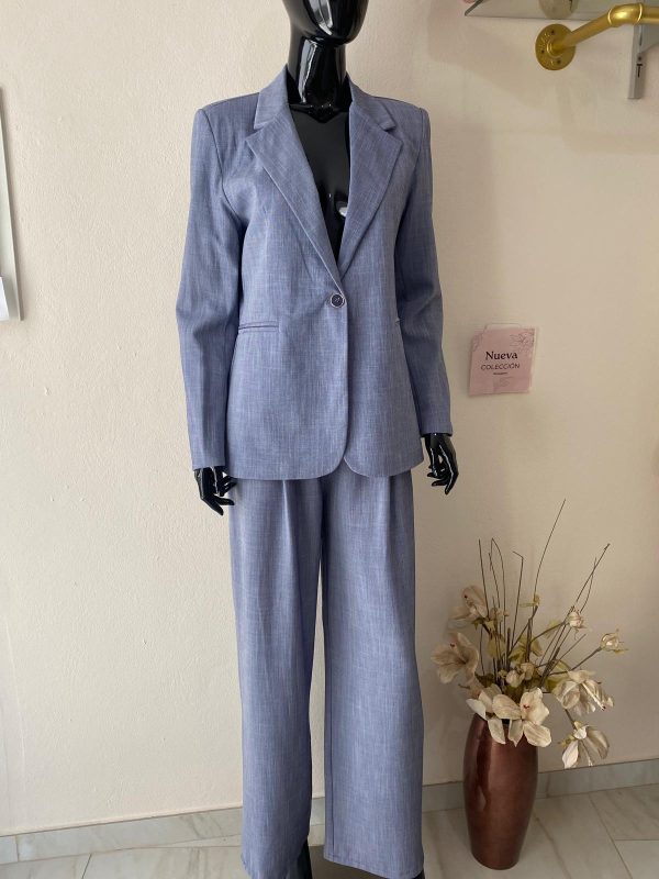 Traje de chaqueta celeste - Imagen 4