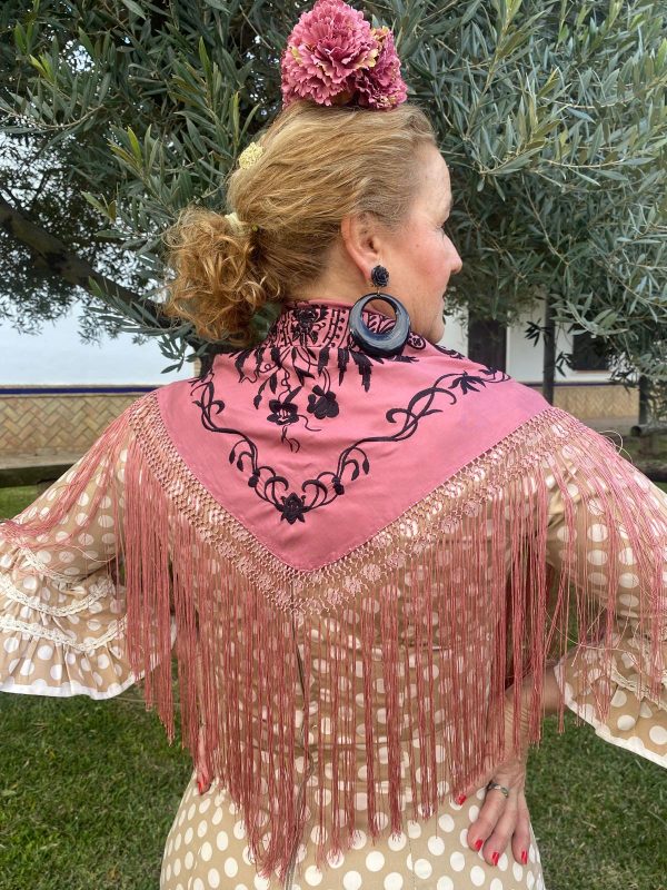 Mantoncillo de flamenca modelo Gabriela maquillaje - Imagen 3