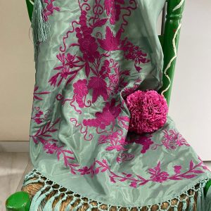 Mantoncillo de flamenca modelo Daniela verde empolvado con fucsia