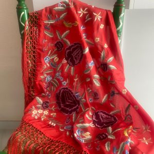 Mantoncillo de flamenca modelo Daniela con burdeos