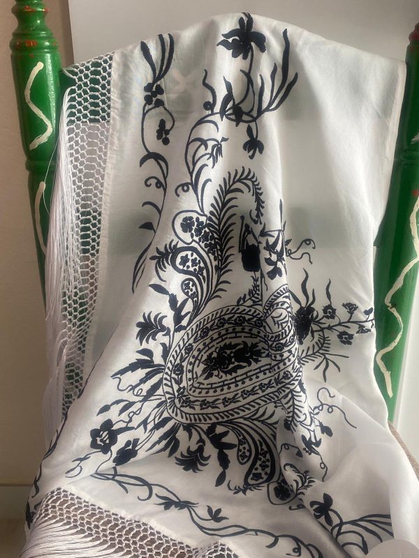 Mantoncillo de flamenca modelo Gabriela blanco - Imagen 3