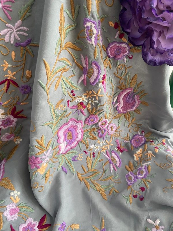 Mantoncillo de flamenca modelo Vega gris con malva - Imagen 4