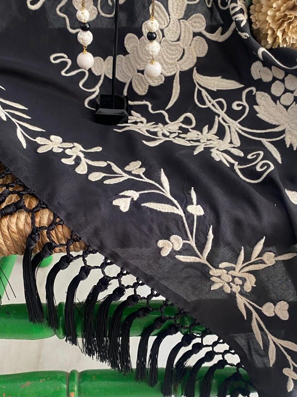 Mantoncillo de flamenca modelo Daniela negro - Imagen 3