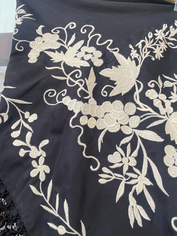 Mantoncillo de flamenca modelo Daniela negro - Imagen 5