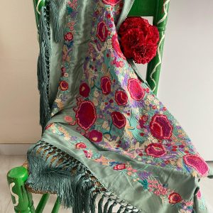 Mantoncillo de flamenca modelo Adriana verde viejo