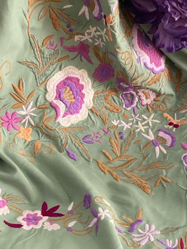 Mantoncillo de flamenca modelo Vega verde viejo - Imagen 3