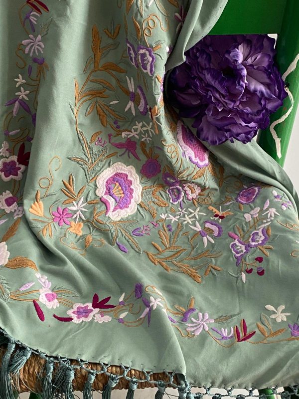 Mantoncillo de flamenca modelo Vega verde viejo - Imagen 4