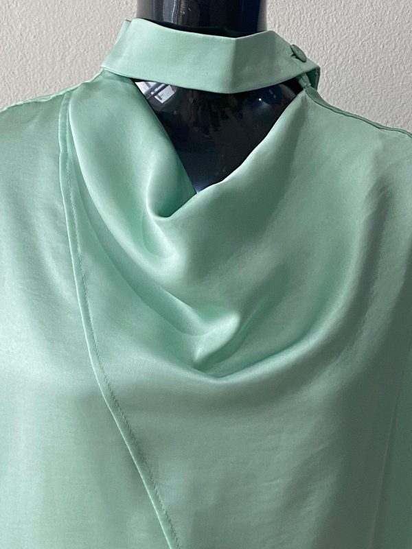 Blusa satén verde agua - Imagen 2