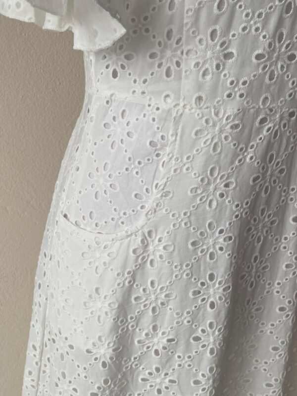Bata de flamenca perforada blanca - Imagen 5