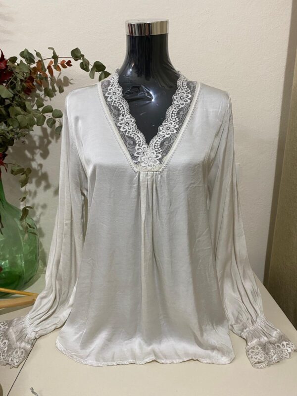 Blusa de encaje - Imagen 2