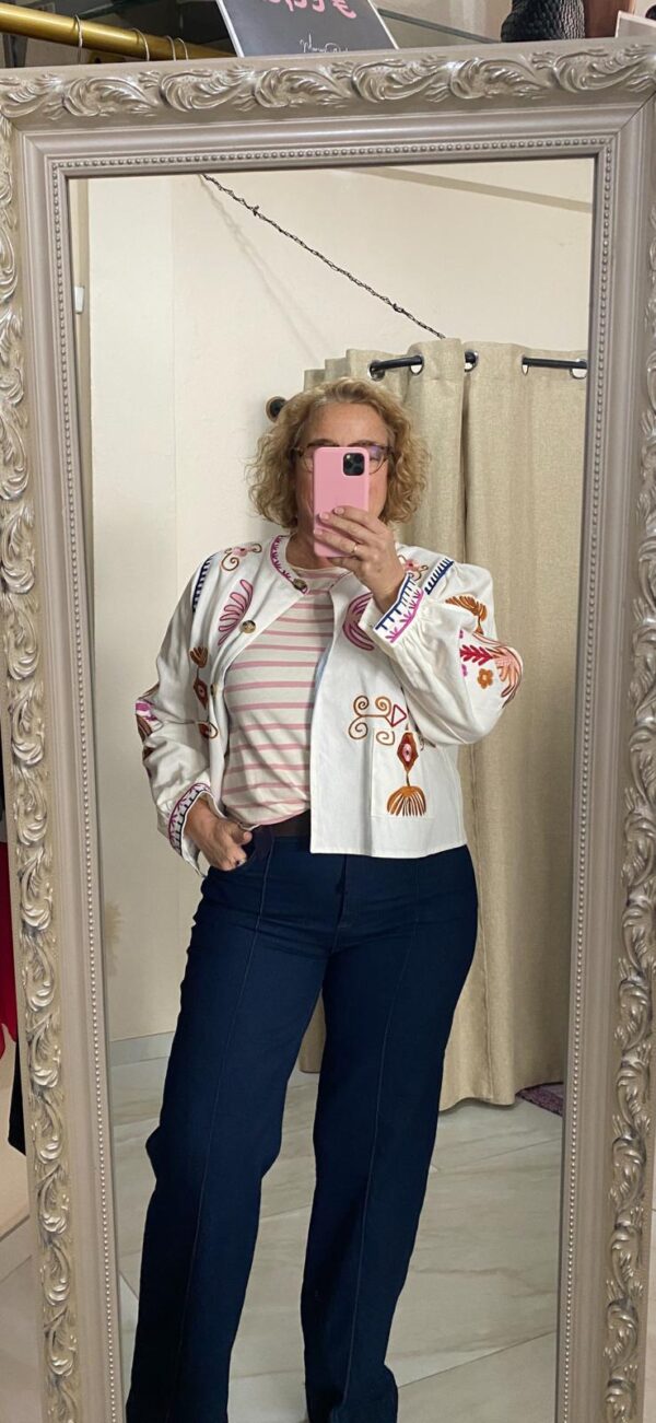 Chaqueta sobre camisa bordada - Imagen 5