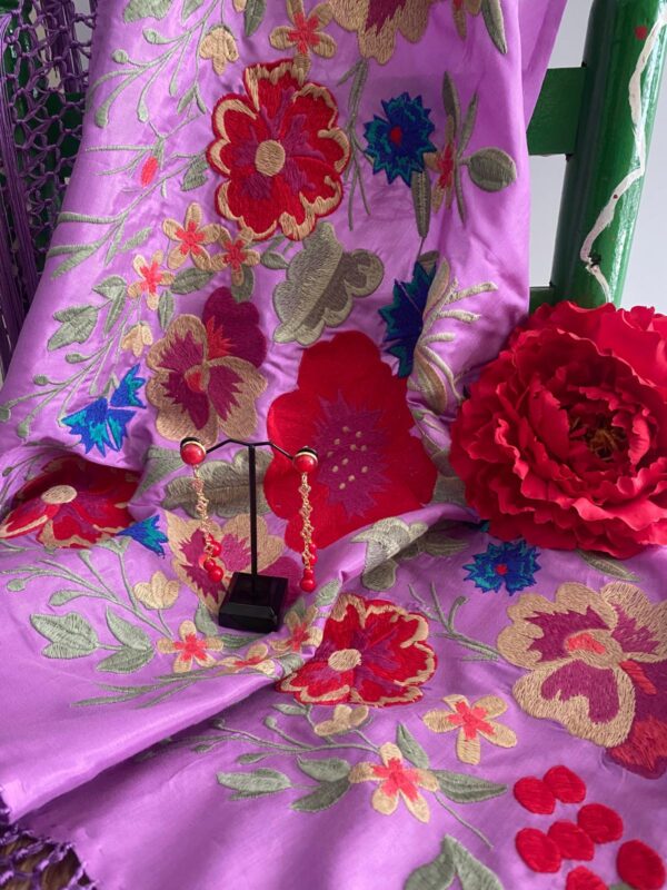 Mantoncillo de flamenca modelo Manuela con rojo - Imagen 4