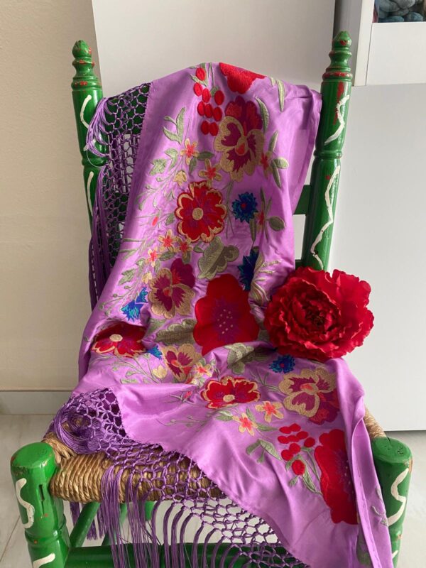 Mantoncillo de flamenca modelo Manuela con rojo - Imagen 5