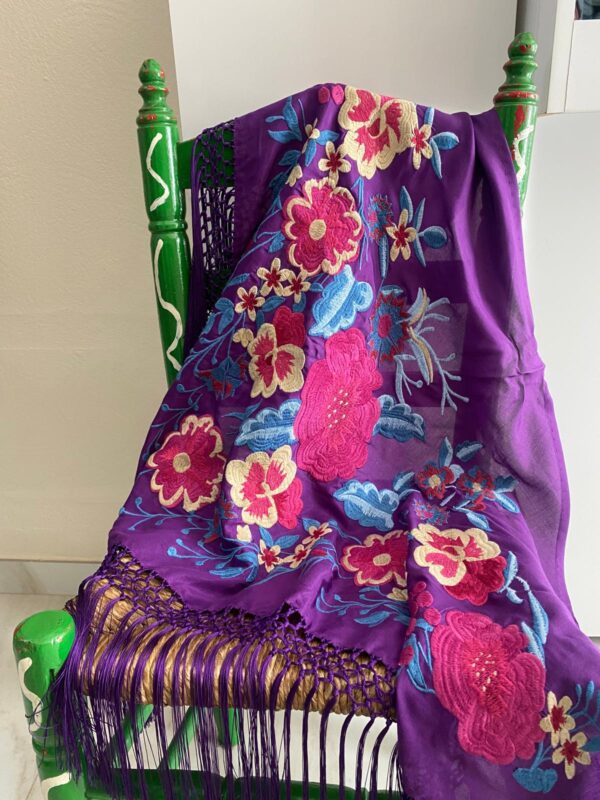Mantoncillo de flamenca modelo Manuela con fucsia - Imagen 2