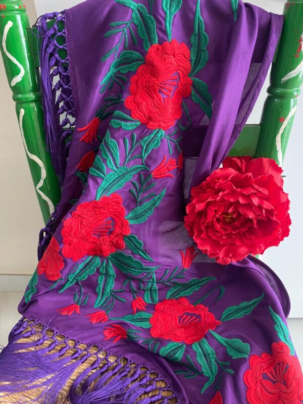 Mantoncillo  de flamenca modelo Flavia con rojo