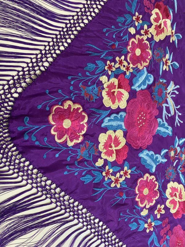 Mantoncillo de flamenca modelo Manuela con fucsia - Imagen 4