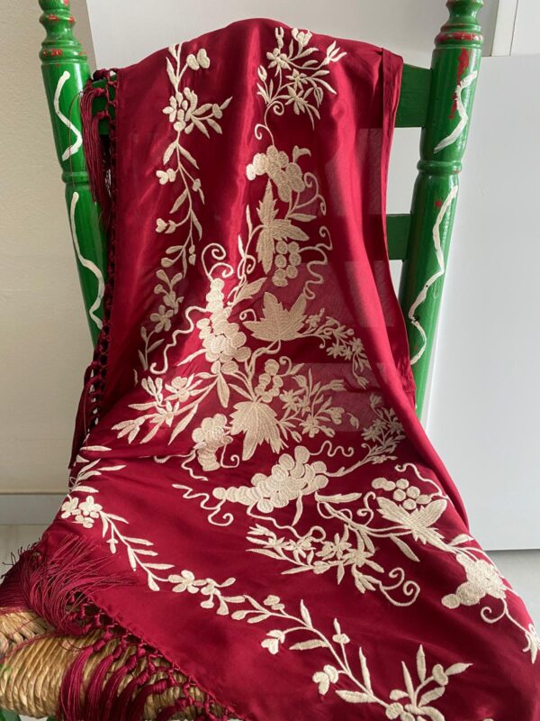 Mantoncillo de flamenca modelo Daniela con beiges