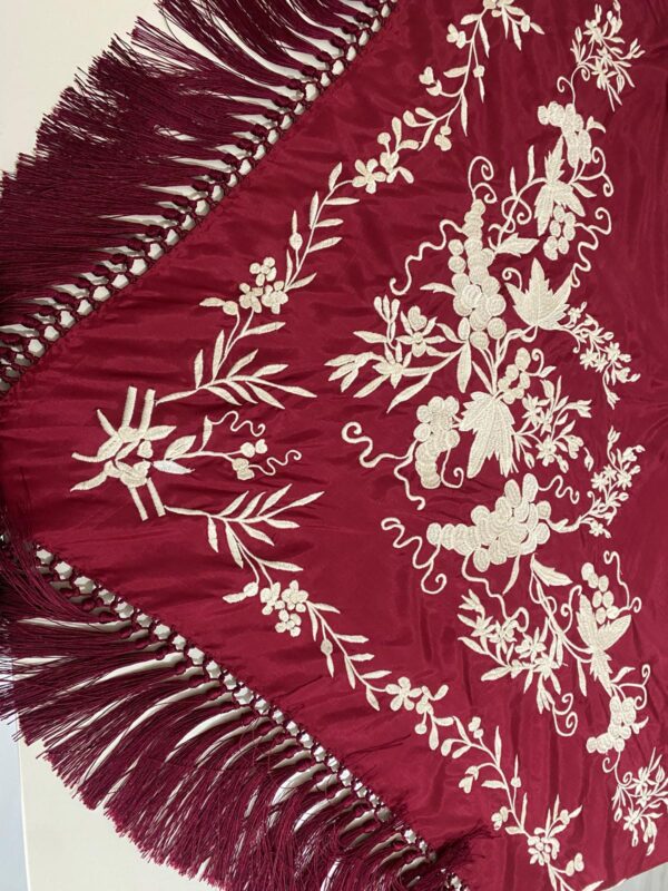 Mantoncillo de flamenca modelo Daniela con beiges - Imagen 4