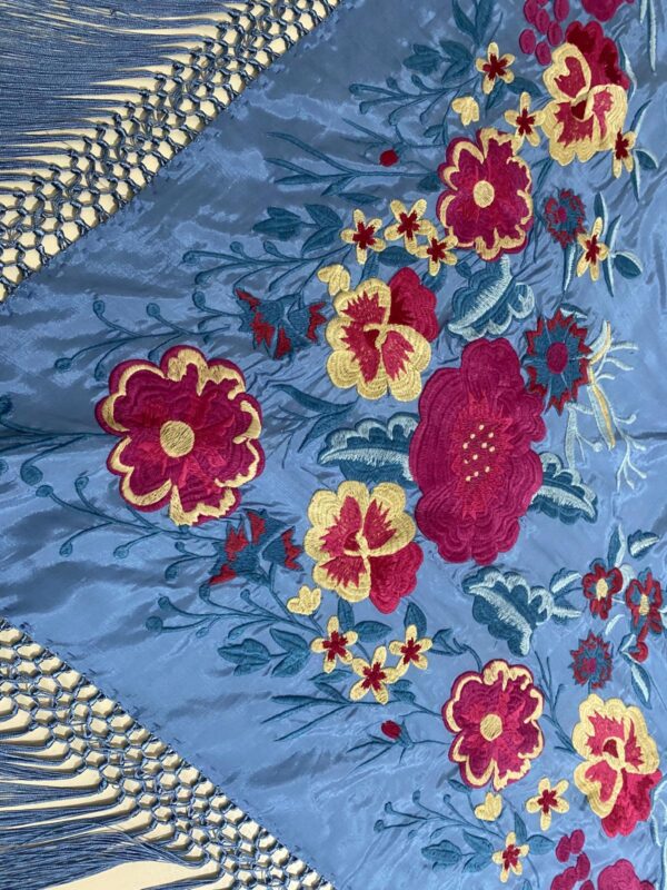 Mantoncillo de flamenca modelo Manuela con fucsia - Imagen 2