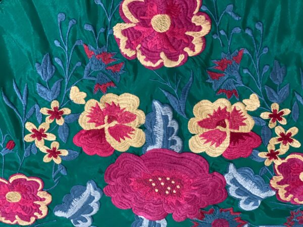 Mantoncillo de flamenca modelo Manuela con fucsia - Imagen 3