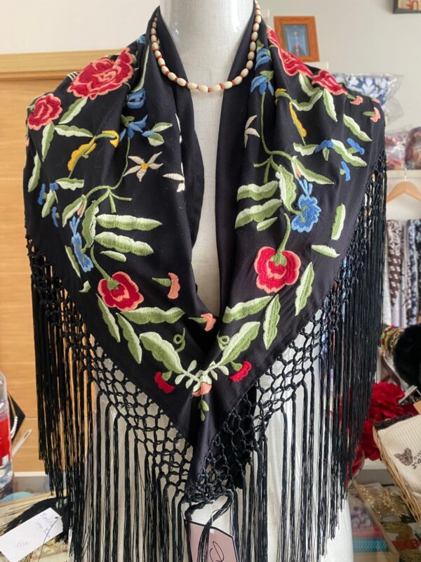 Mantoncillo de flamenca modelo Margarita