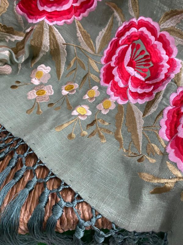 Mantoncillo de flamenca modelo Marina verde viejo - Imagen 2