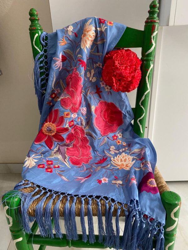 Mantoncillo de flamenca modelo Fabiola en azul ducado