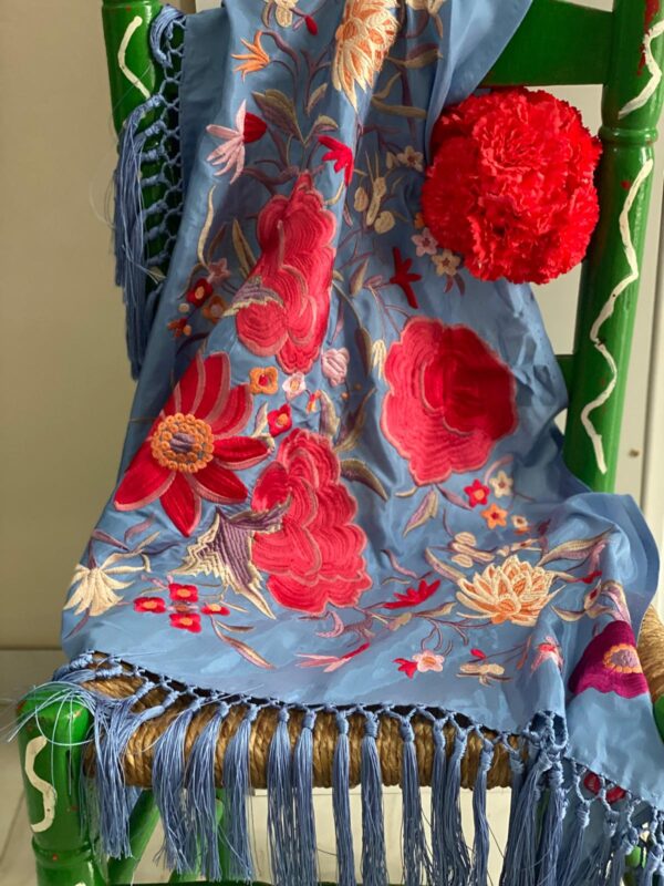 Mantoncillo de flamenca modelo Fabiola en azul ducado - Imagen 3