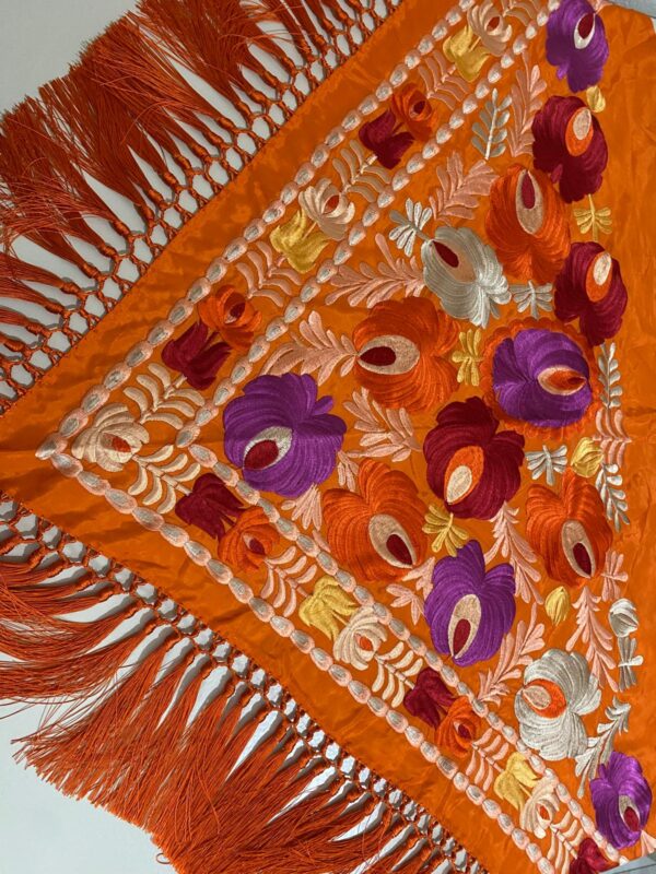 Mantoncillo de flamenca modelo Marta en naranja - Imagen 3