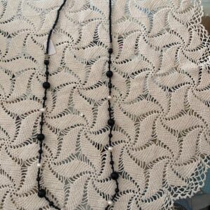 Collar negro azabache largo