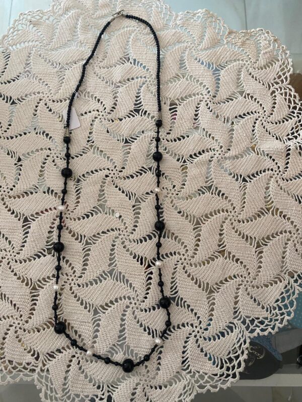 Collar negro azabache largo