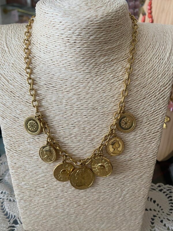 Collar monedas