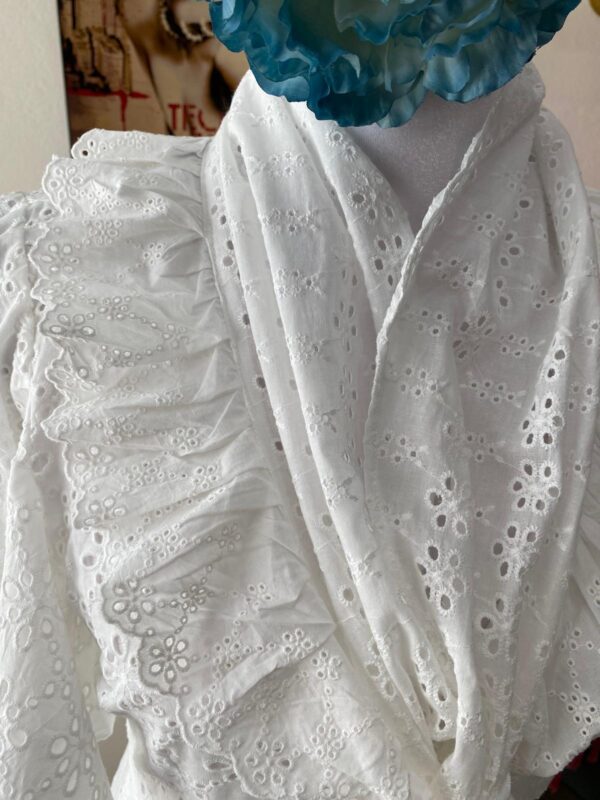 Bata perforada - Imagen 3