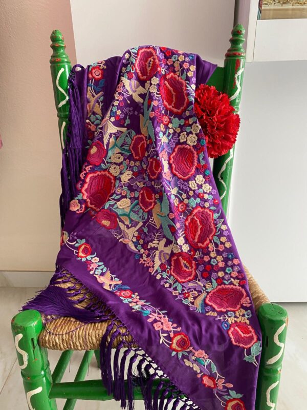 Mantoncillo de flamenca modelo Adriana morado - Imagen 3