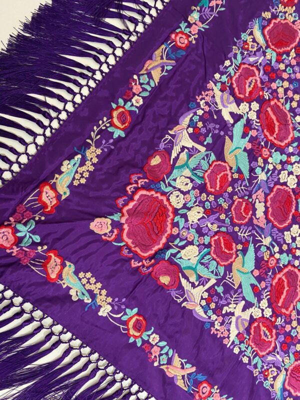 Mantoncillo de flamenca modelo Adriana morado - Imagen 4