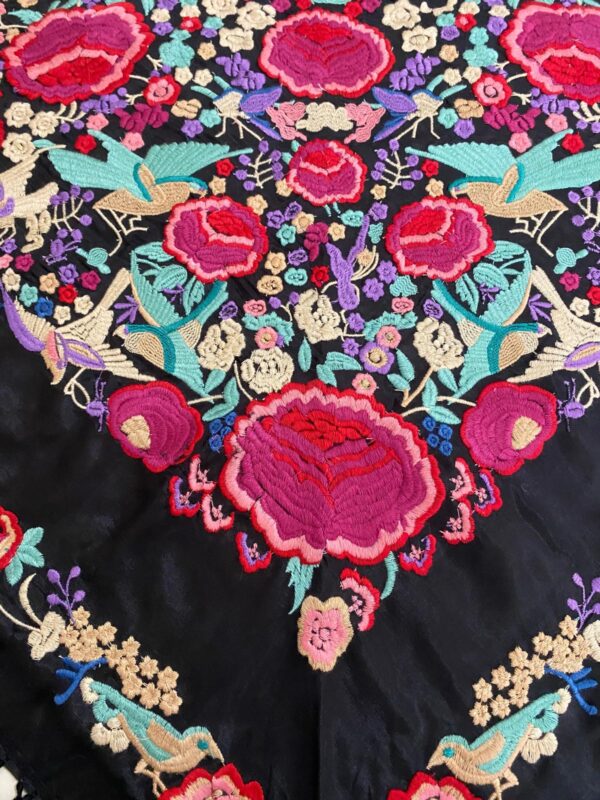 Mantoncillo de flamenca modelo Adriana negro - Imagen 2