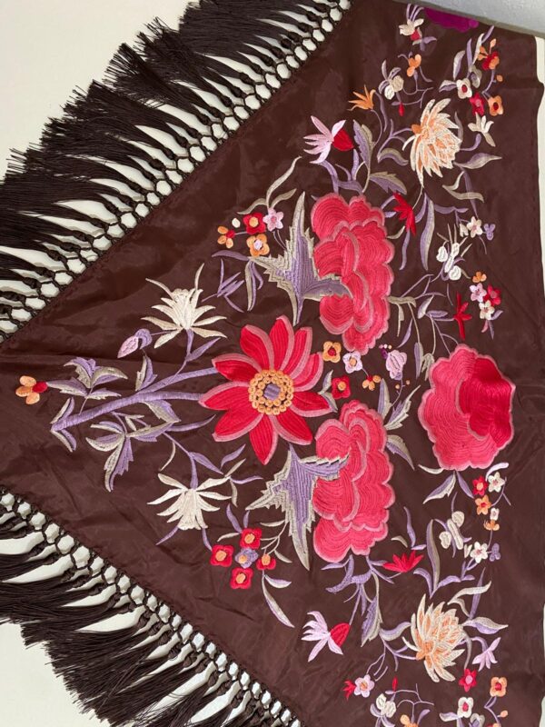 Mantoncillo de flamenca modelo Fabiola marrón - Imagen 3