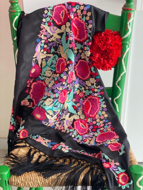 Mantoncillo de flamenca modelo Adriana negro