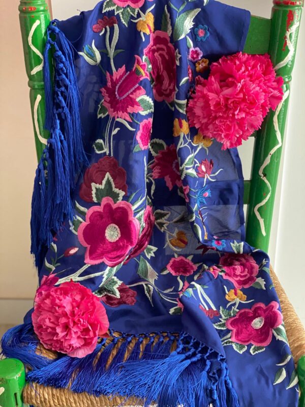 Mantoncillo de flamenca modelo Inés azul pavo