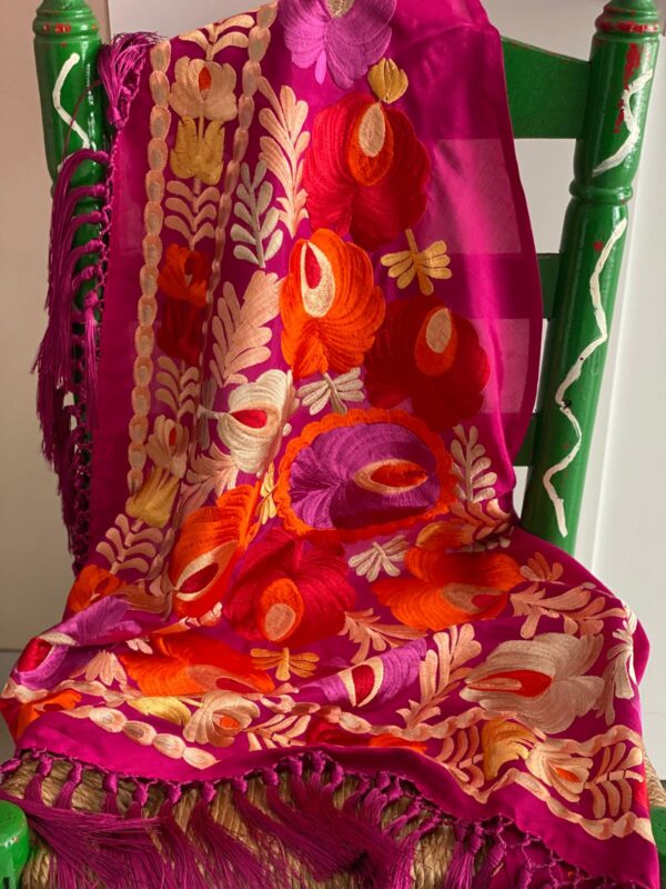 Mantoncillo de flamenca modela Marta en buganvilla