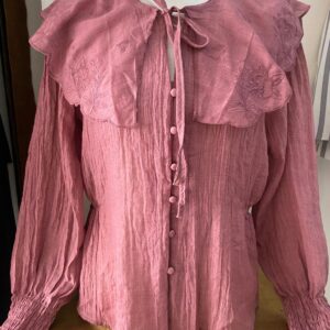 Blusa esclavina bordada